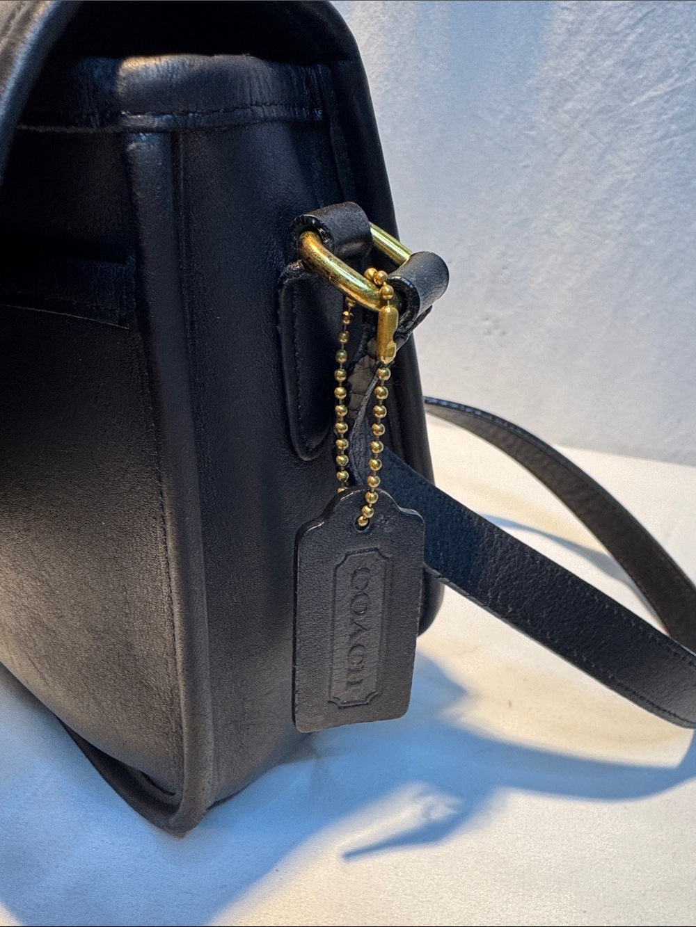 Coach Vintage Black Leather Crossbody with Gold Turnlock 9790 - Picture 2 of 16